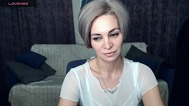 Blonde lola444 online show from December 14, 3:07 am