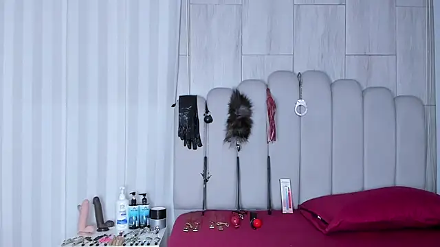 mileyerikson online show from December 22, 7:16 am