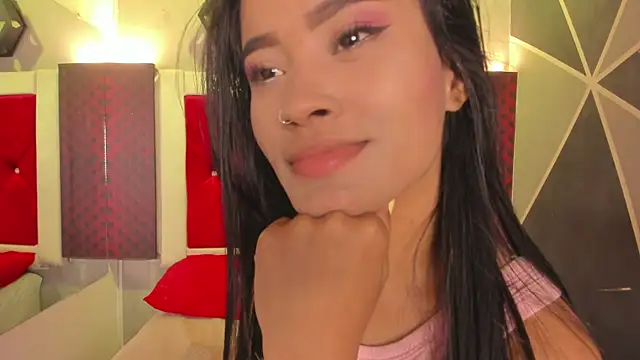 Karoll014 online show from April 15, 12:23 pm