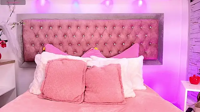 Tayzon Foxxx online show from October 25, 12:45 pm