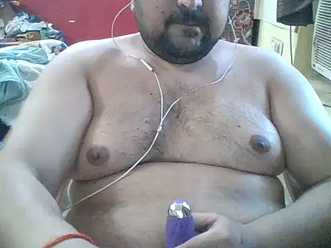 Snapshot of ARYANAVAILABLE chatting on May 20, 11:49 am ARYANAVAILABLE online show from May 20, 11:49 am