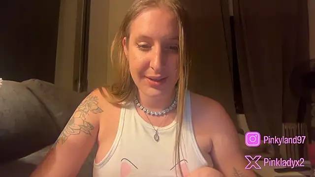 Pinkyladyxxx online show from May 15, 11:34 pm