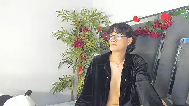 Black Rose2 online show from March 12, 2:56 pm