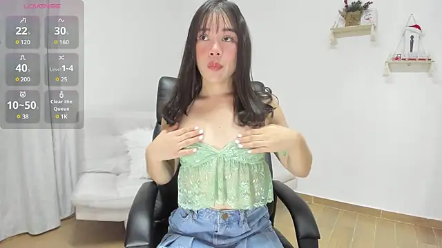 Snapshot of AprilDubois chatting on December 23, 2:28 pm AprilDubois online show from December 23, 2:28 pm