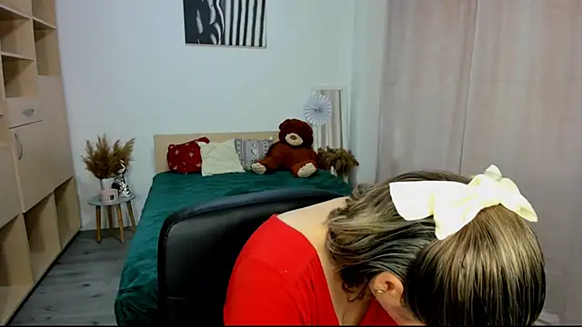 Alexa Dolly12 online show from December 17, 7:03 am