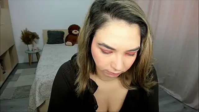 Alexa Dolly12 online show from March 23, 8:18 am