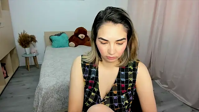 Alexa Dolly12 online show from June 13, 6:22 am