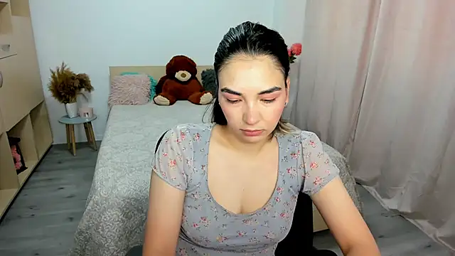 Alexa Dolly12 online show from June 24, 7:51 am