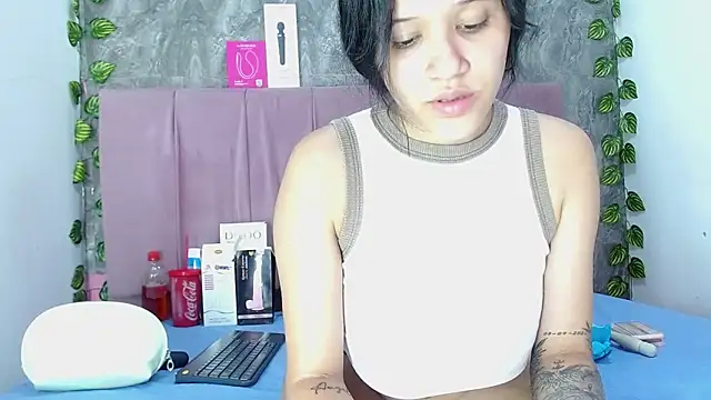 anitacorreahotcm101 online show from March 24, 7:52 pm