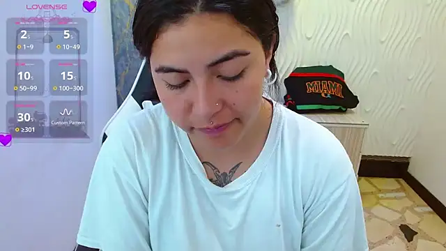  luna torres online show from December 3, 1:20 pm