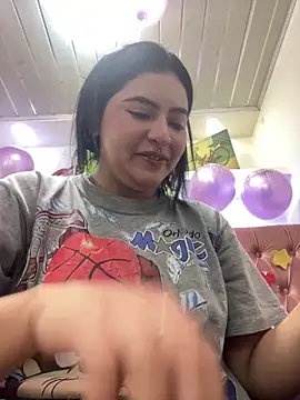  luna torres online show from February 20, 12:49 pm