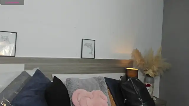 SaraaJhonsonn online show from April 18, 2:32 pm