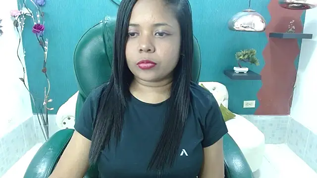 Snapshot of Melikasweetz chatting on February 6, 5:51 pm Melikasweetz online show from February 6, 5:51 pm