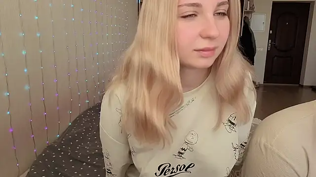 llolilove online show from April 5, 10:12 am