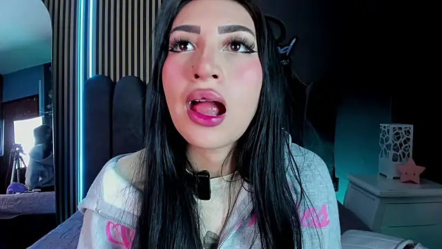 Nicolette ks  online show from July 1, 5:42 am