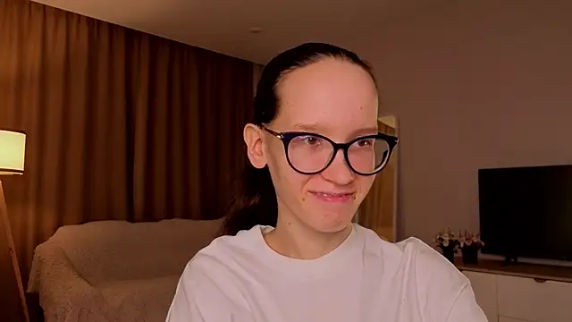 BettyBrowni online show from April 4, 4:15 pm