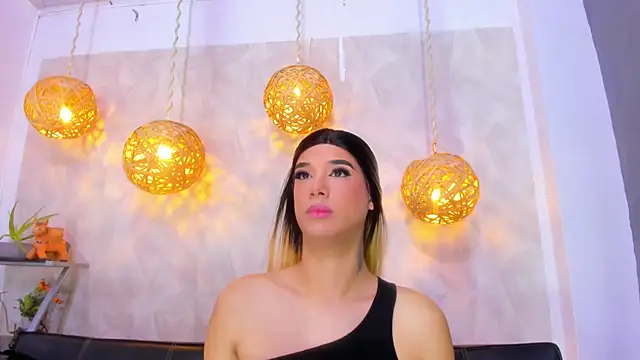 victoria aleia  online show from February 10, 8:10 pm