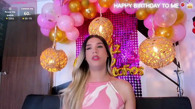 victoria aleia  online show from October 31, 7:26 pm