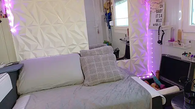 Tatjana Sue online show from April 28, 5:40 pm