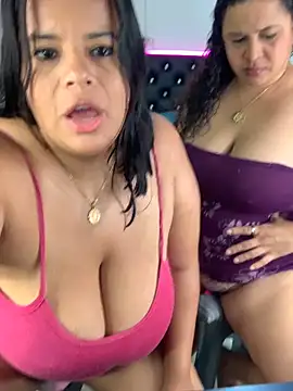 twocurvylatins online show from February 22, 12:12 am