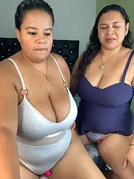 twocurvylatins online show from July 6, 10:23 am