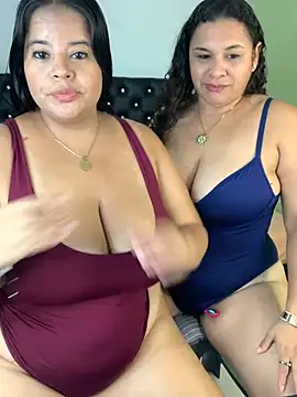 twocurvylatins online show from August 1, 5:56 pm