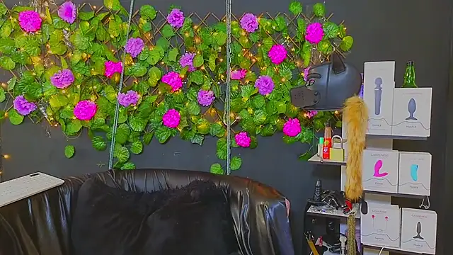 Sweett Mollyy online show from July 16, 10:27 pm