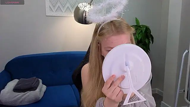 Sarra Cooper online show from December 3, 1:08 am