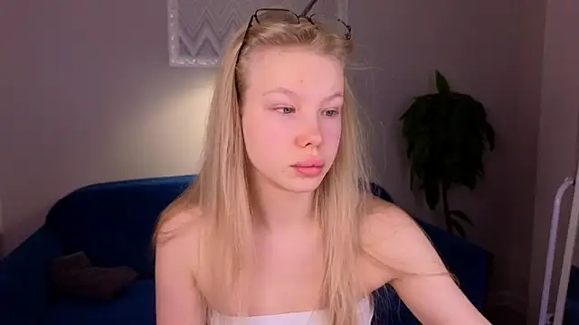 Sarra Cooper online show from December 26, 1:07 am