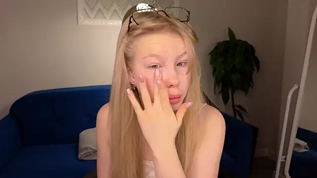 Sarra Cooper online show from December 30, 1:04 am