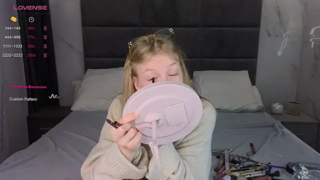 Sarra Cooper online show from March 14, 1:16 am