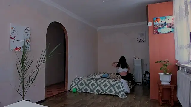 cClandesTina online show from June 26, 10:52 am