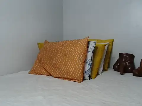 glam mish online show from April 8, 9:59 pm