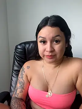 Pretty Isadora online show from January 8, 6:43 pm