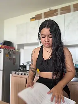 Pretty Isadora online show from March 19, 2:10 pm