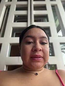 Pretty Isadora online show from March 30, 5:14 pm