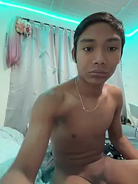 Snapshot of alejo_cute chatting on June 14, 2:08 pm alejo cute online show from June 14, 2:08 pm