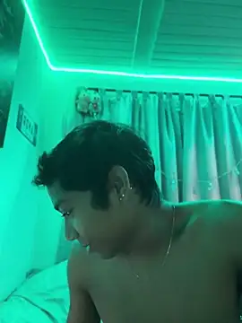 Snapshot of alejo_cute chatting on June 15, 12:18 pm alejo cute online show from June 15, 12:18 pm