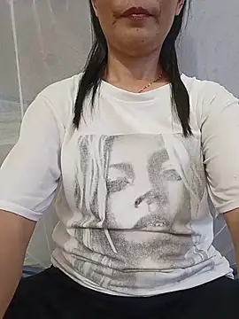 Snapshot of Asian_girl13 chatting on June 19, 12:26 am Asian girl13 online show from June 19, 12:26 am