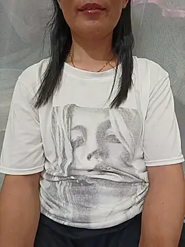 Snapshot of Asian_girl13 chatting on July 13, 2:31 pm Asian girl13 online show from July 13, 2:31 pm