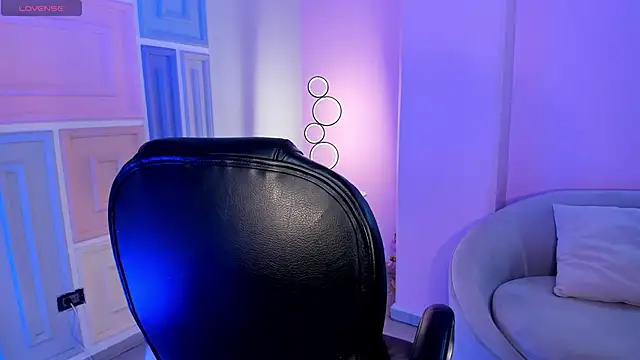 SamanthaKlein  online show from October 11, 7:23 pm