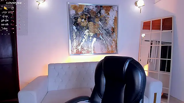 VictoriaMilan  online show from February 8, 11:24 pm