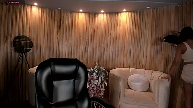 VictoriaMilan  online show from March 2, 11:53 pm