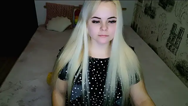 lovely-eyes online show from April 4, 6:49 pm