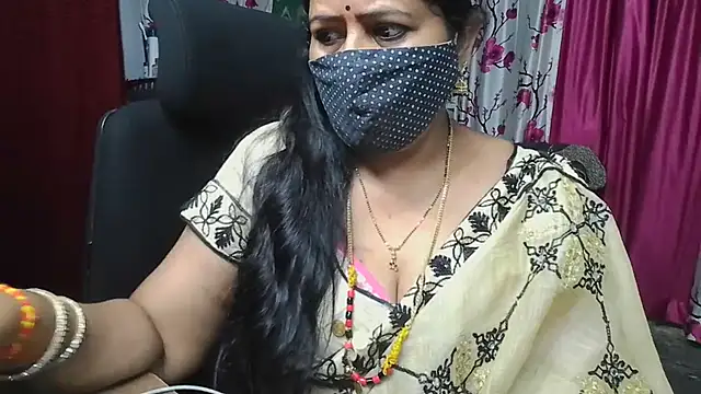 Snapshot of Rani_Darling_99 chatting on June 21, 11:29 pm Rani Darling 99 online show from June 21, 11:29 pm