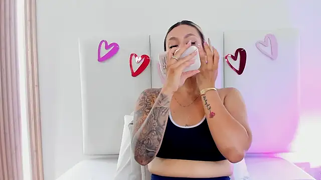 Emily robertss online show from February 14, 7:21 pm