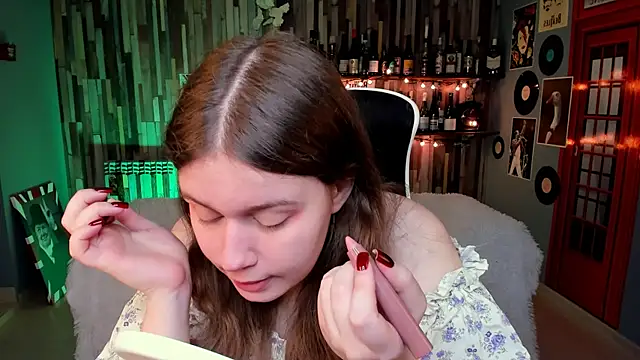 FioraMarmoris online show from April 15, 6:09 am