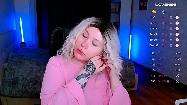 Snapshot of Blueberry-baby chatting on December 3, 9:57 pm Blueberry-baby online show from December 3, 9:57 pm