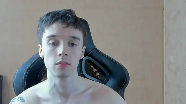 MasonWarholl online show from April 19, 3:44 pm