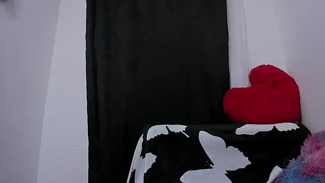 liaqueen610 online show from July 13, 12:35 am